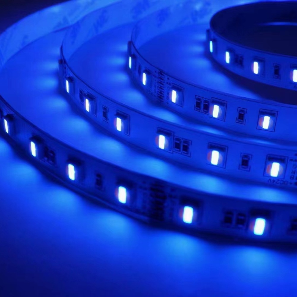 Striscia LED Smart RGBCW 5in1  - Interior Design Output recensione e prezzo
